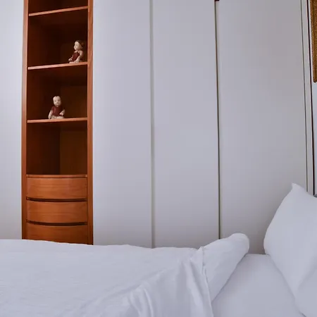 Emily Luxury *